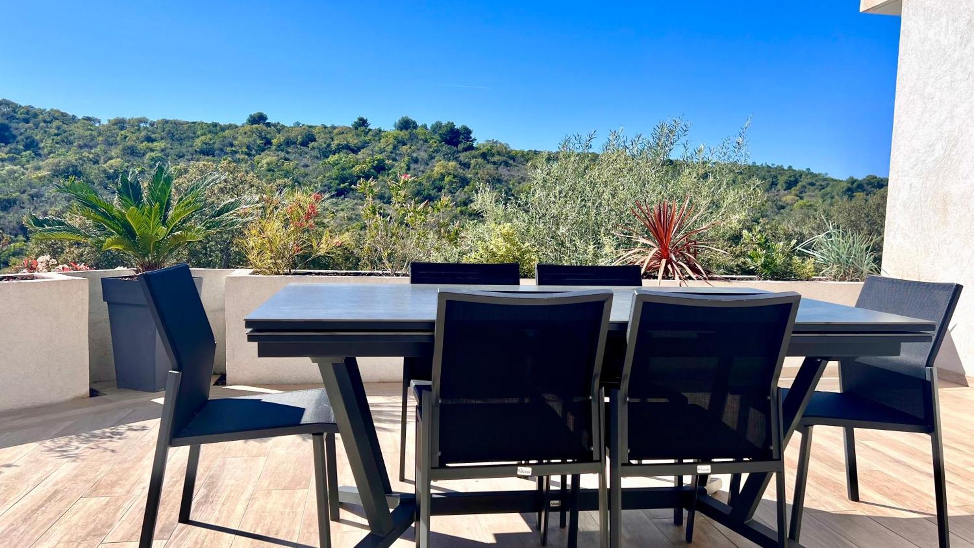 Contemporaine Bord De Saint Aygulf Villa Fréjus